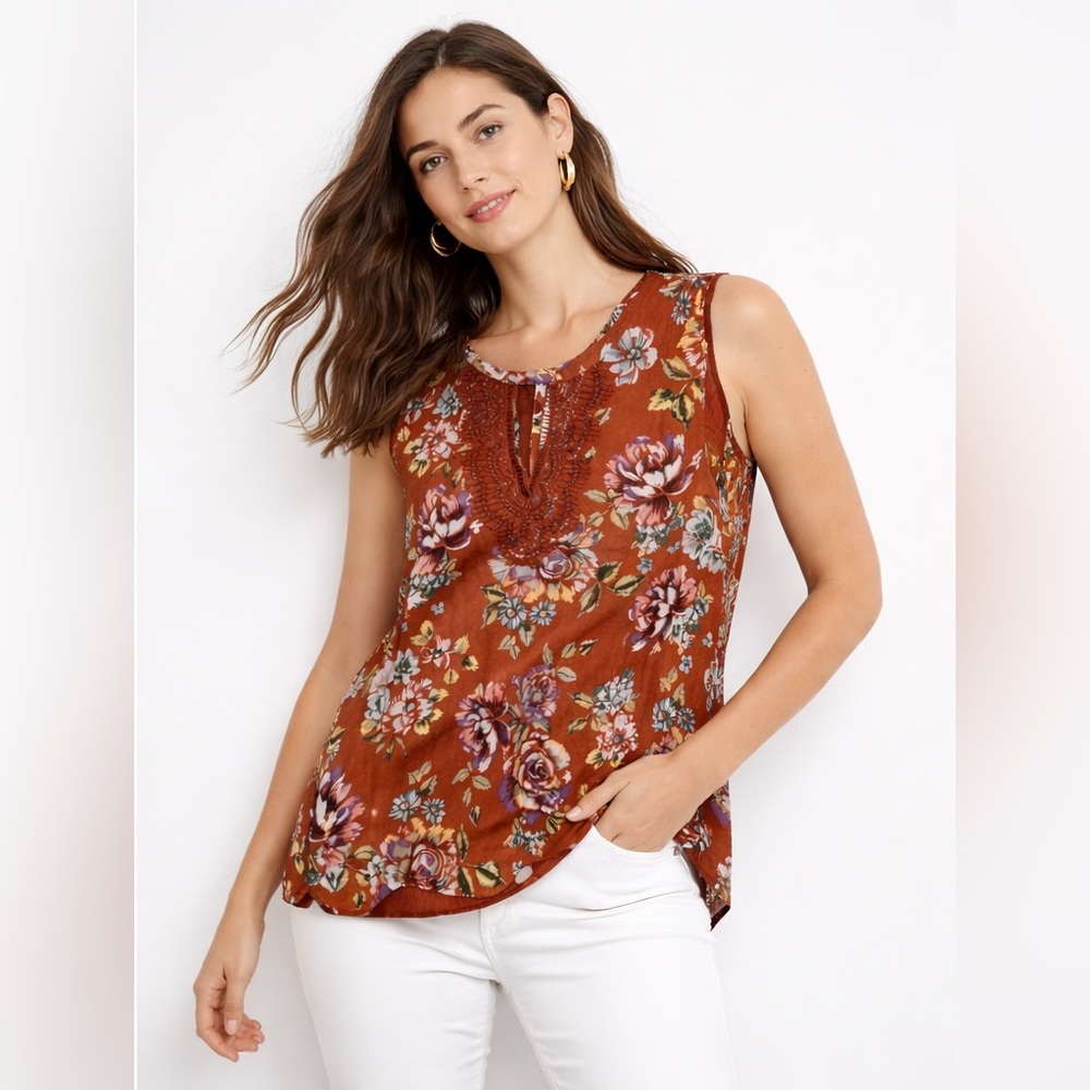 💐NWT! Daniel Rainn Crochet Blouse
